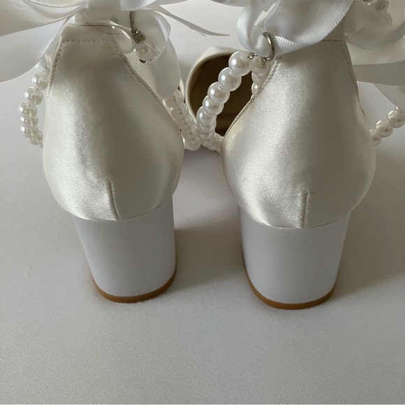 Elegant White Wedding Heels with Pearl Ankle Strap- Size 9 - Picture 9 of 12